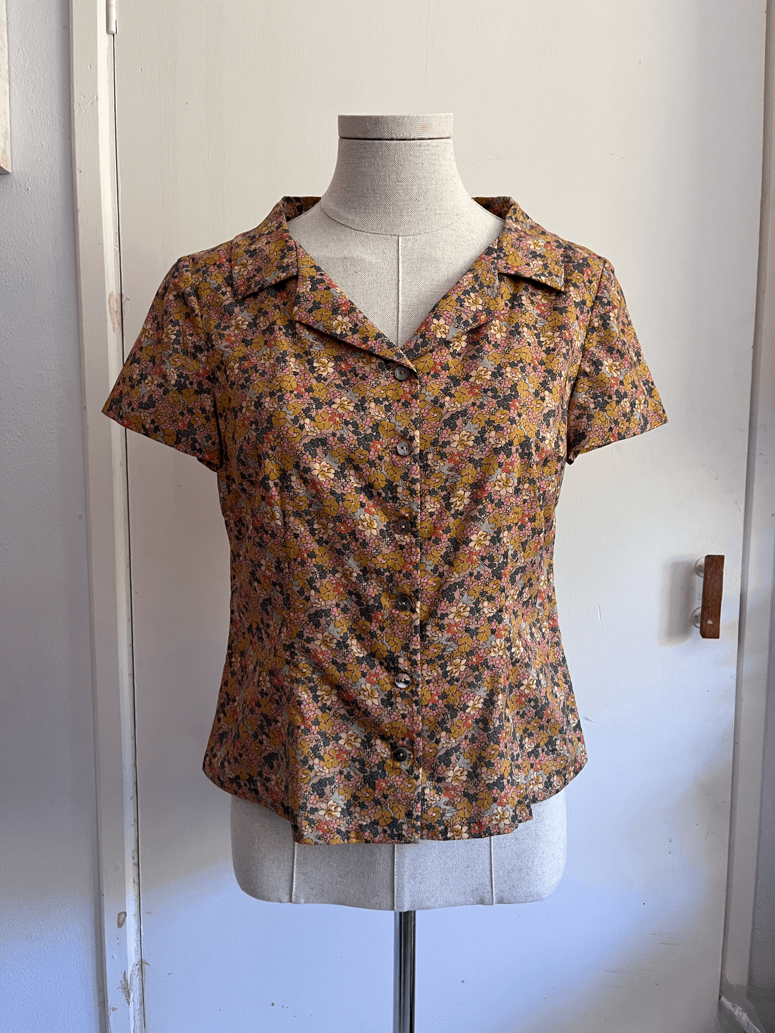Sarah Blouse | amber ditsy print