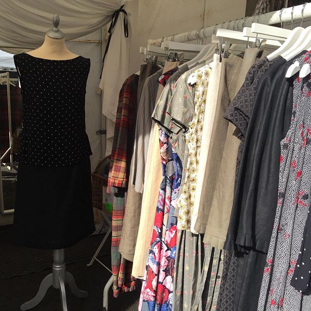 Catching morning sunshine @schullcountrymarket .
.
.
.
.
.
#schull #designermaker #artisanclothing #madeslow #choosewellbuyless #madeinireland #whomademyclothes #sustainable #consciousfashion #sustainablefashion #slowfashion #ethicalfashion #ethical 