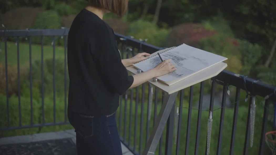 THE PERFECT SIT/STAND DESK FOR YOUR LAPTOP LIFE!