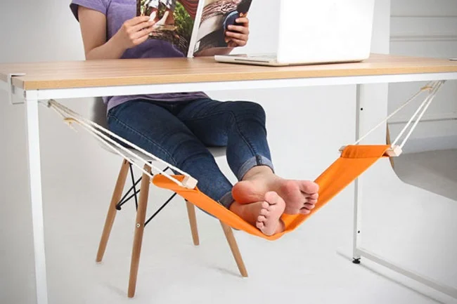 RELAX IN THE OFFICE WITH ONE OF THESE FOOT HAMMOCKS