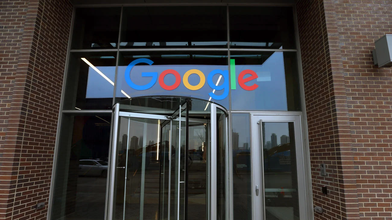 Google presses play on new Chicago office