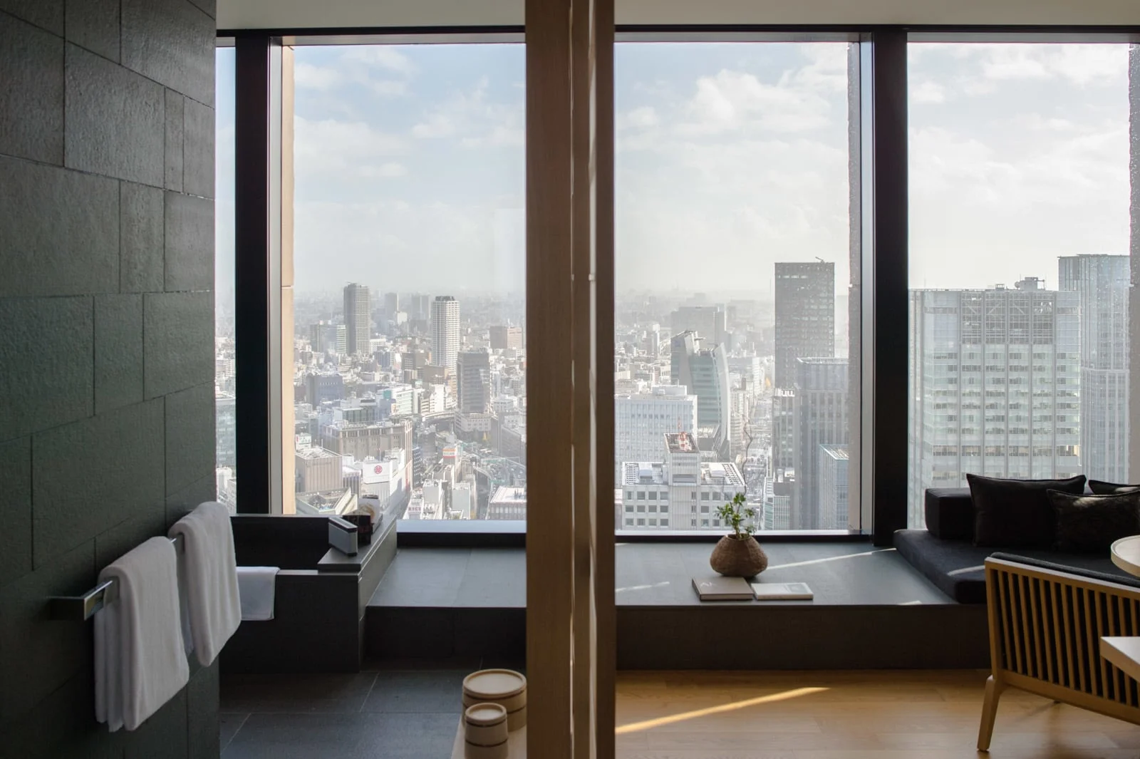 large_aman-tokyo-guest-room-1.jpg