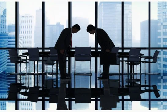 Office workers alternately sitting and standing increases their efficiency, Japanese companies believe