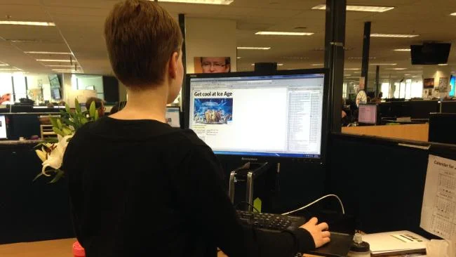 Sit-stand desks improves health and productivity Sydney University study reveals