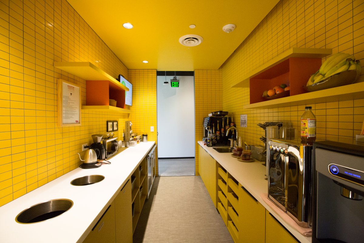 this-kitchen-would-make-me-think-of-coldplay-every-time-i-entered-it.jpg