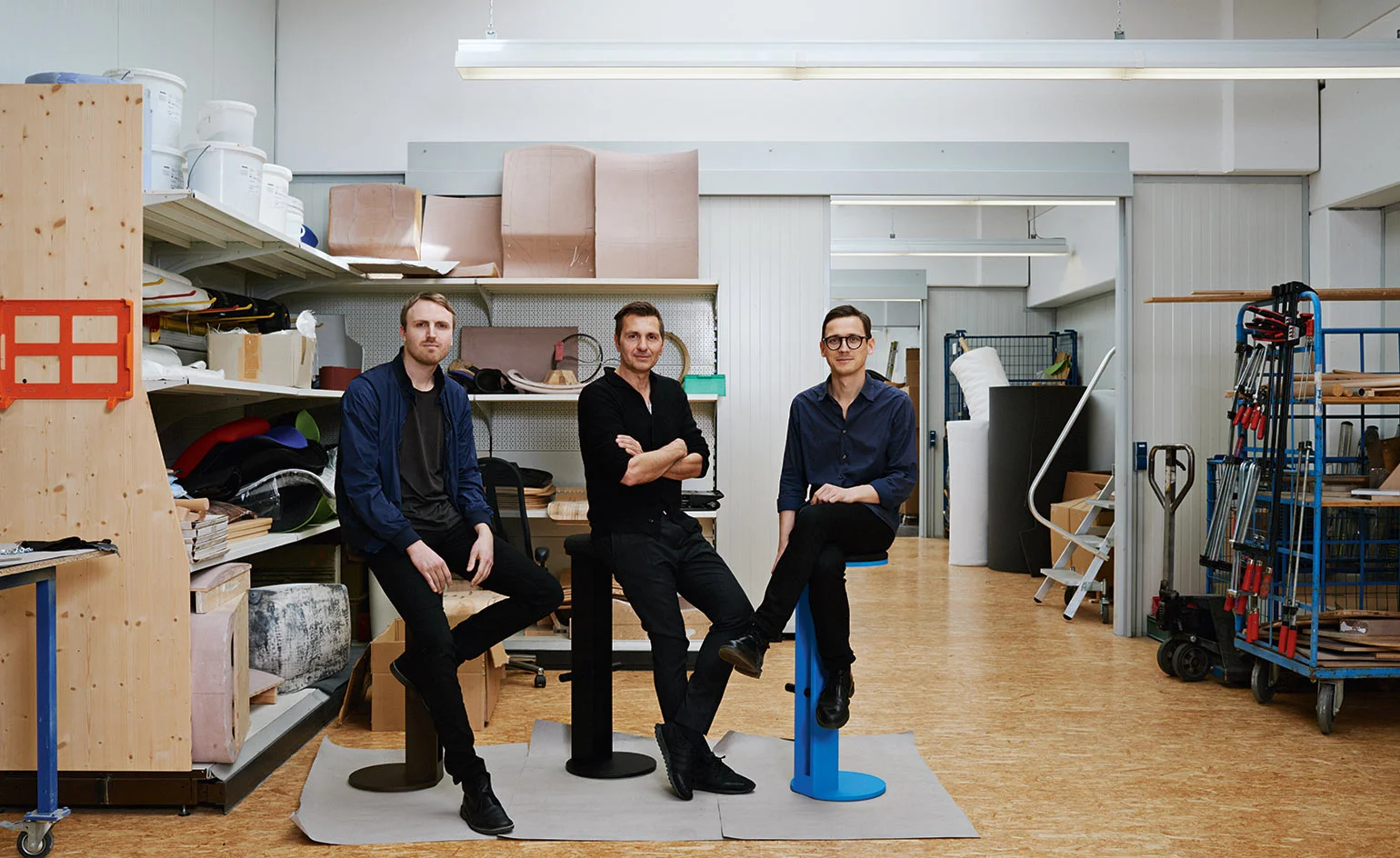 On the beam: the making of New Tendency and Wagner's bar stool