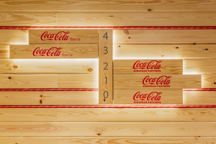 Coca-Cola-by-Stone-Designs-15-700x467.jpg