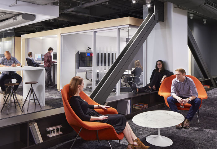 24_Collaboration-Space-Meeting-Room-and-Standing-Desks-700x483.jpg