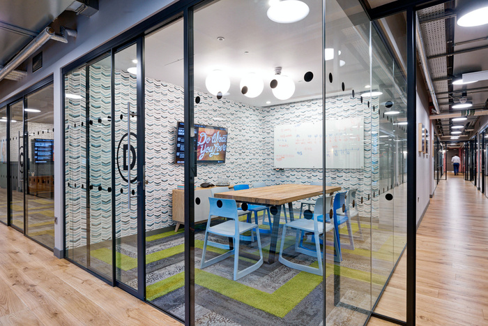 Wework-Devonshire-Sq-04-highres-sRGB-700x467.jpg