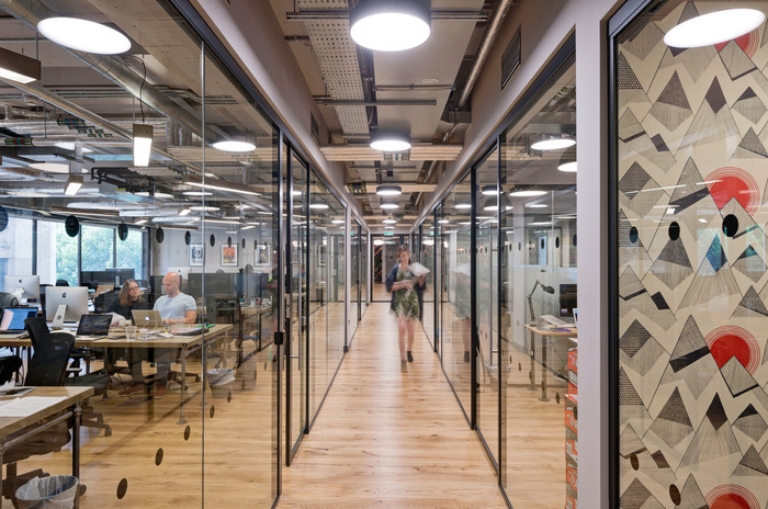 Wework-Devonshire-Sq-03-highres-sRGB-700x464.jpg