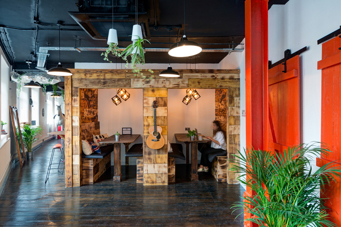 movember-offices-london-ccws-interiors-5-700x467.jpg