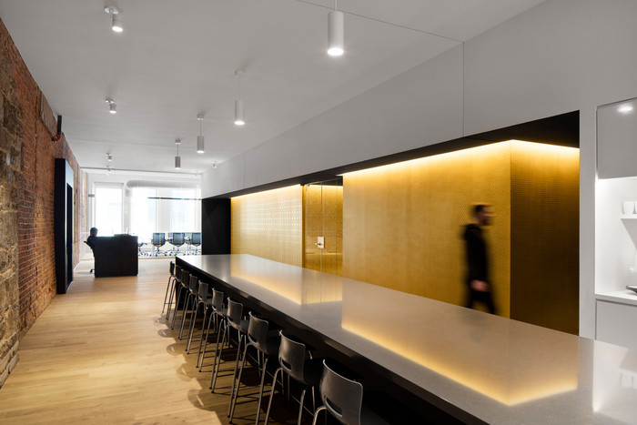 adgear-offices-montreal-acdf-architecture-8-700x467.jpg