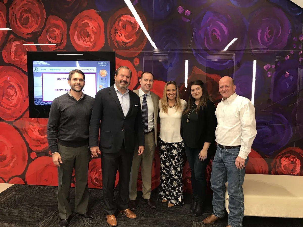 KCDIRTT @DIRTT president @ScottRJenkins and @ArmstrongCeilng in front of the @Corning willow wall @MarinerWealth. #buildbetter pic.twitter.com/ZUps4Mcj4Z Nov 9, 2017 at 3:28 PM