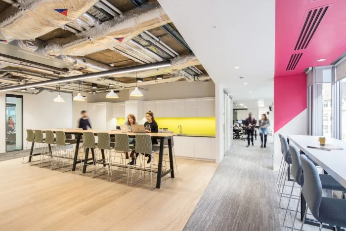edelman-offices-london-gensler-6-700x468.jpg