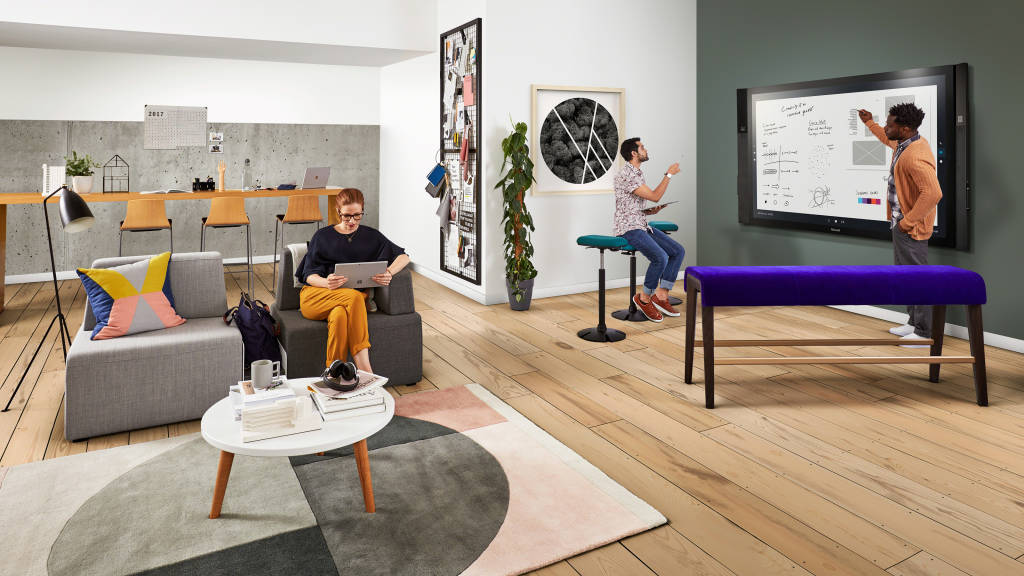 Steelcase and Microsoft designed the Maker Commons to support the socializing of ideas and rapid prototyping – essential parts of the creative process.