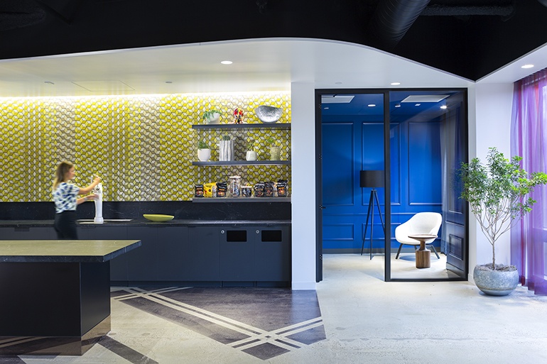 thumbs_Interior-Design-HOK-Gensler-Convene-LA-333-pantry.jpg.770x0_q95.jpg