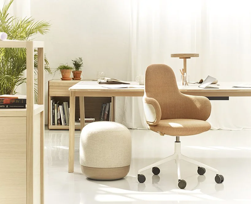 Watch: Alki Lan Chair Holds Self-Adjusting Mechanism within Clean Curving Foam