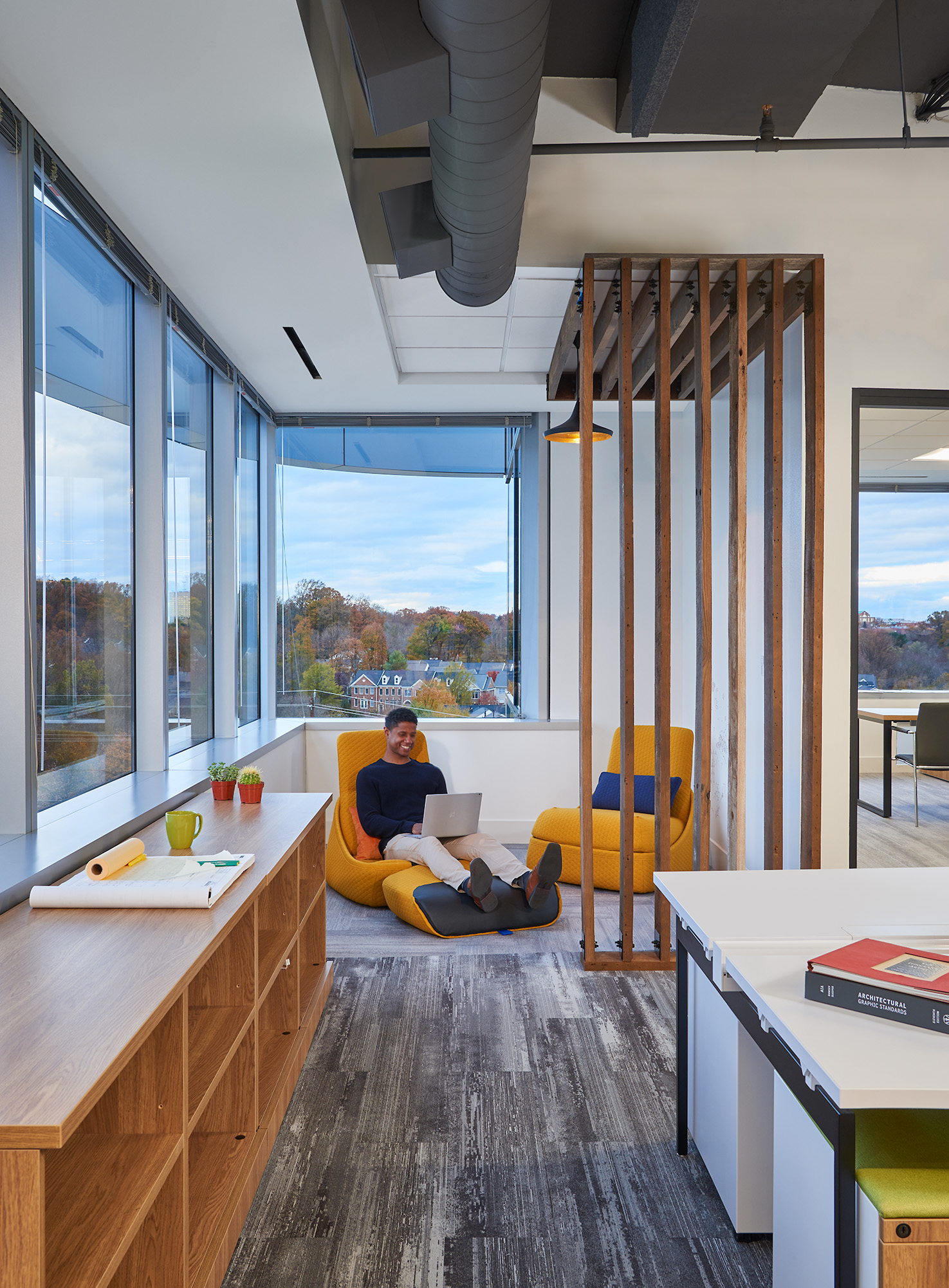 Nika Offices, Rockville, MD. Design: OTJ Architects. Photo: Hoachlander Davis Photography