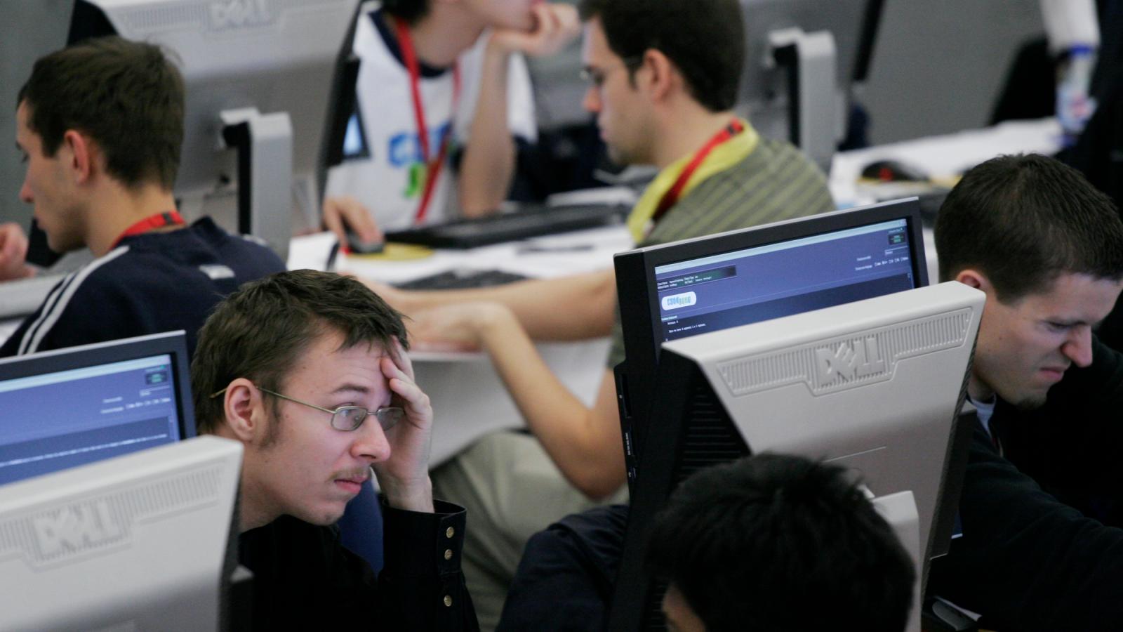 The most disruptive office distractions, ranked