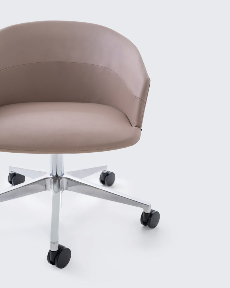 Clip-Chair-CKR-Studio-TK-7-810x1011.jpg
