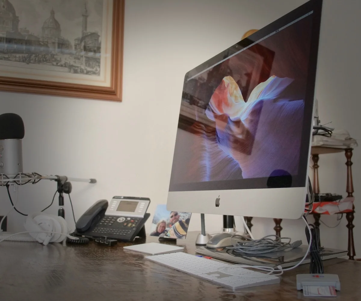02 - iMac laterale.jpg