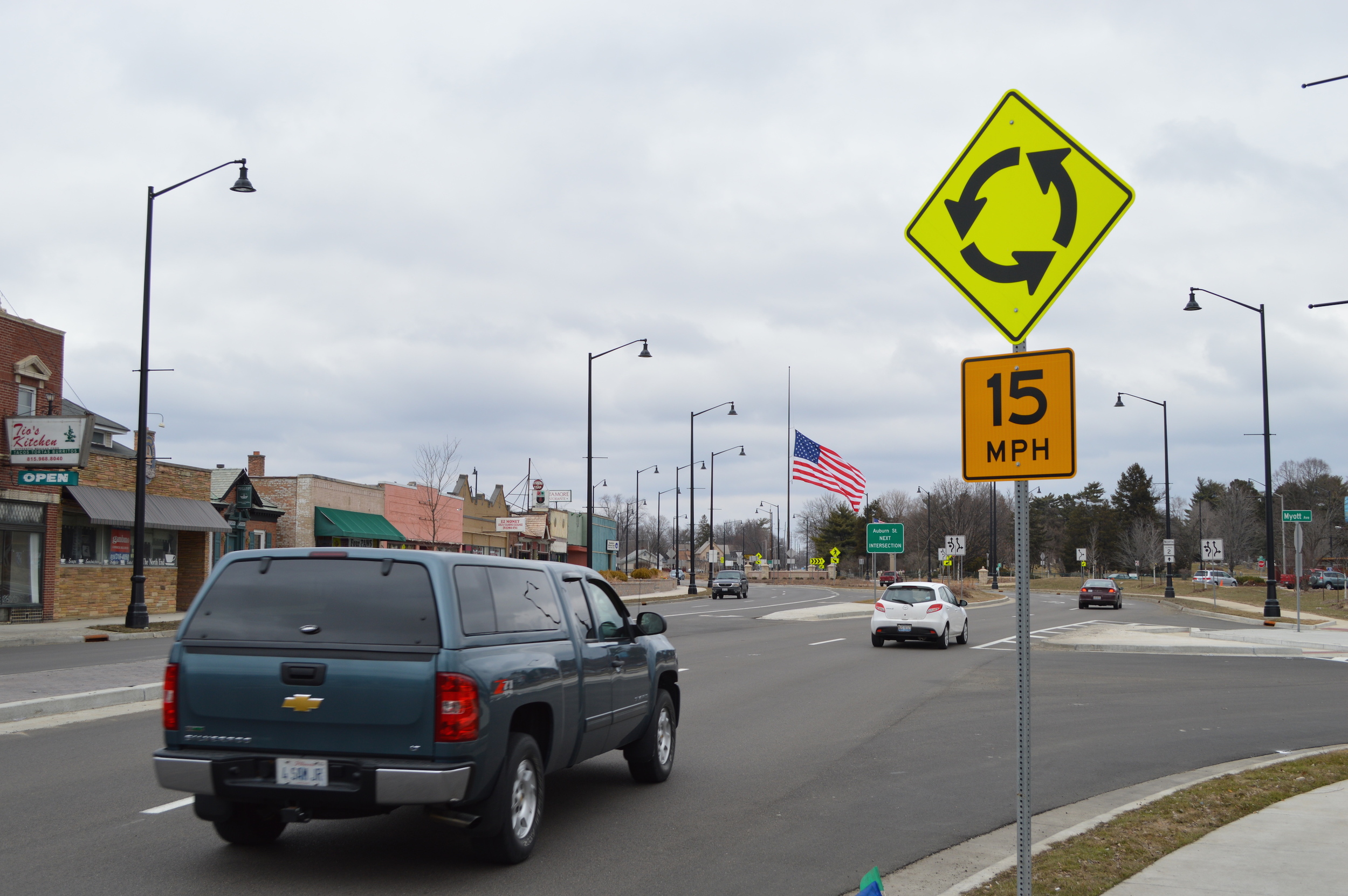 North Main/IL Route 2, looking north.