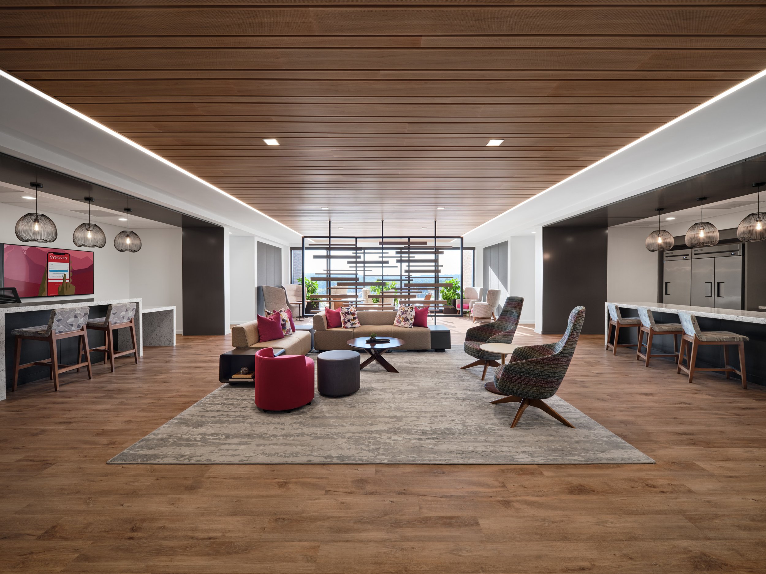 KBPHOTO_Synovus Bank_6915_Social-Hub-5th-FL_v2_with-screen_Final_webuse.jpg