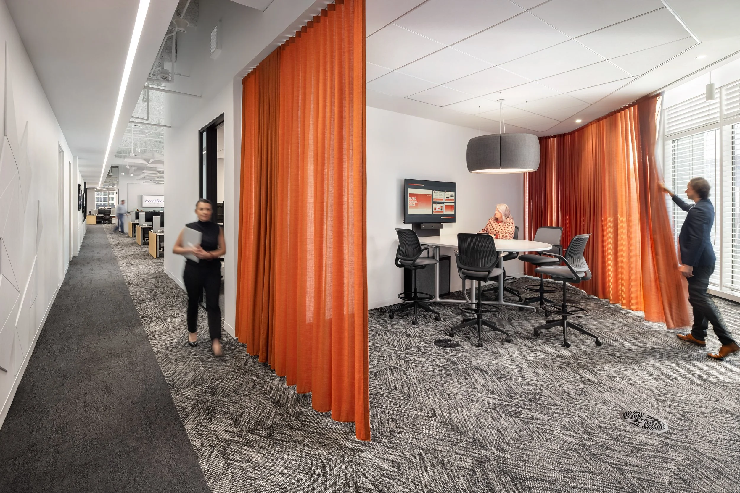20250108_KBPHOTO_Gensler_Wells-Fargo-Charlotte-TVStudio_0111-Edit_v2_people_final_webuse.jpg