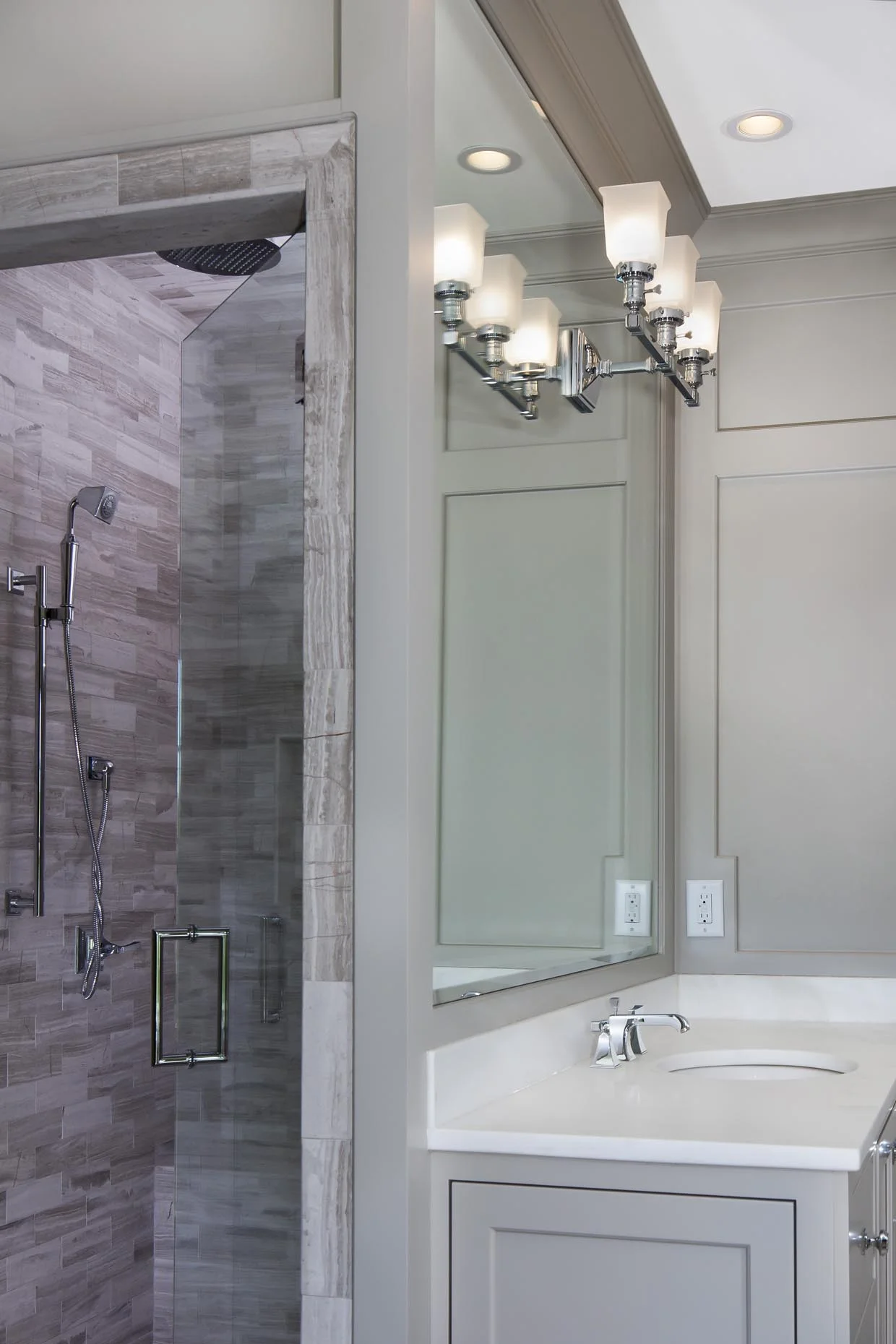16_GolfCircle_MasterBath_01.jpg