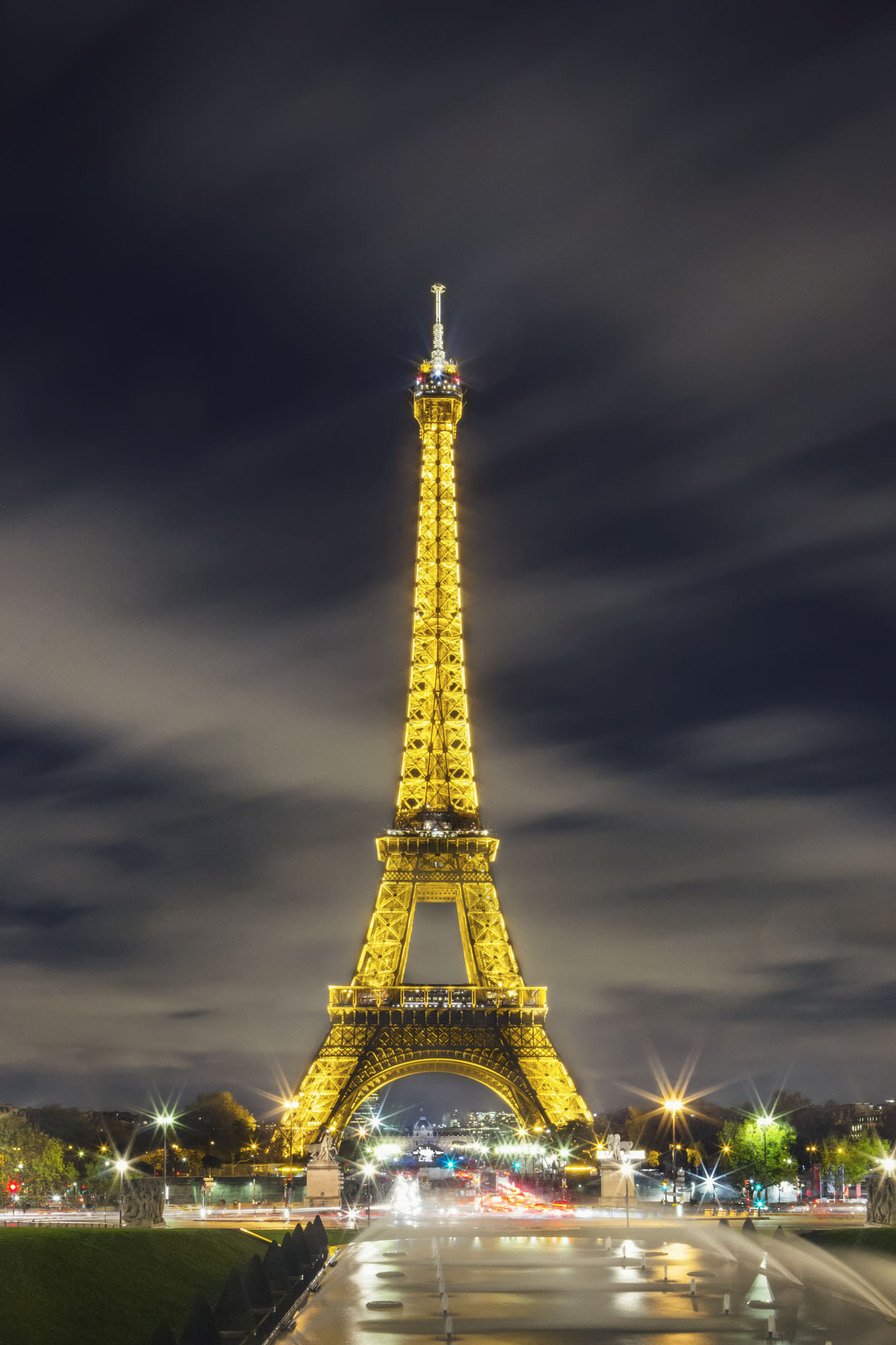 Paris_EiffelTowerTwilight_11.jpg