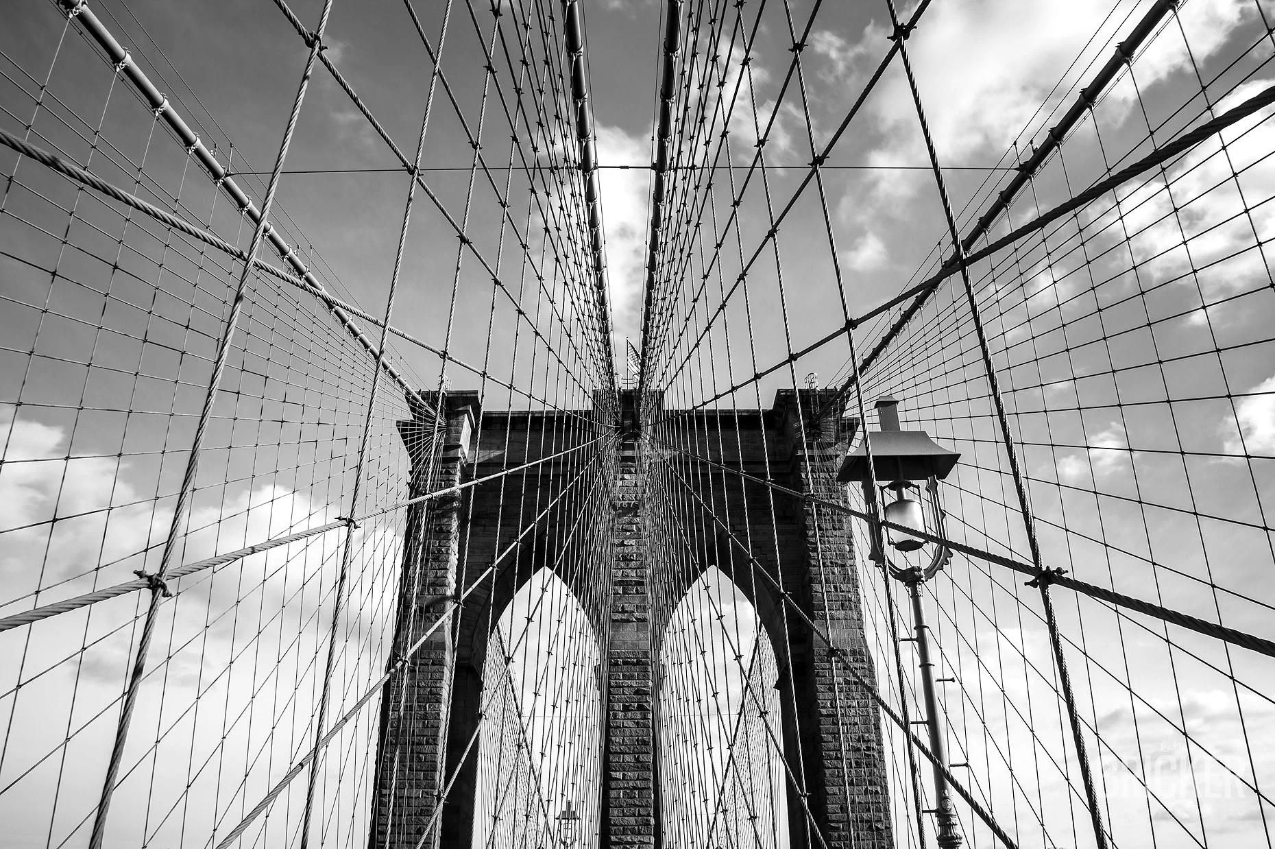 BrooklynBridge_02-bw.jpg