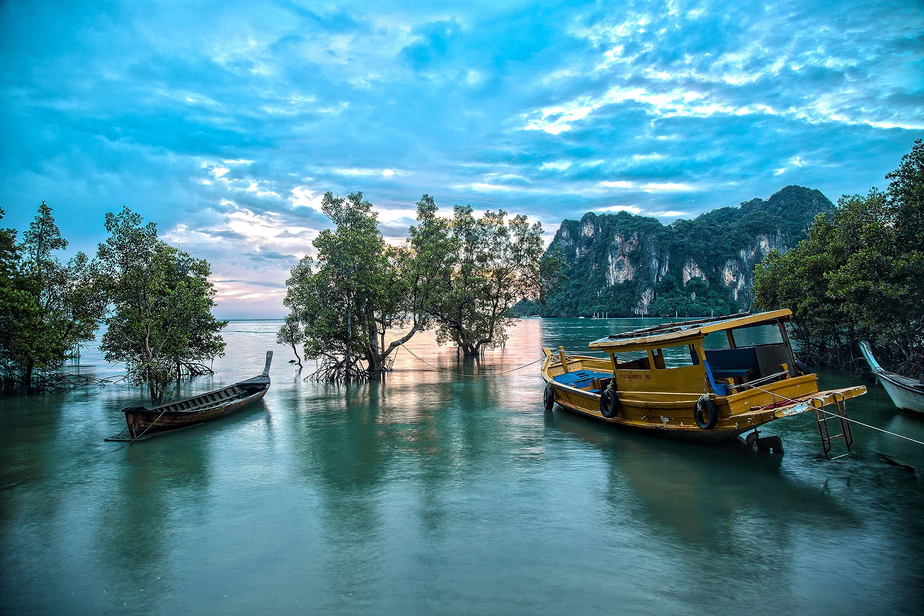 Thailand_RailayBoat_02_webuse.jpg