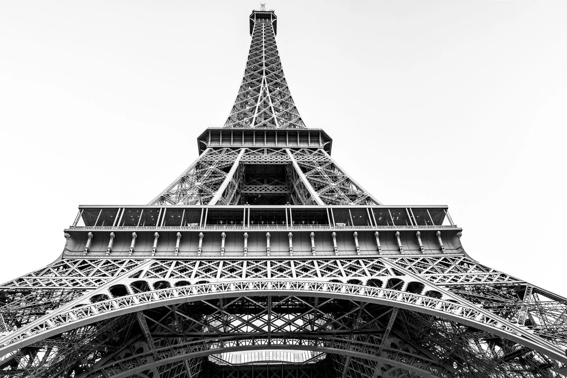 France_Paris_Eiffel_daytime_02-bw_webuse.jpg