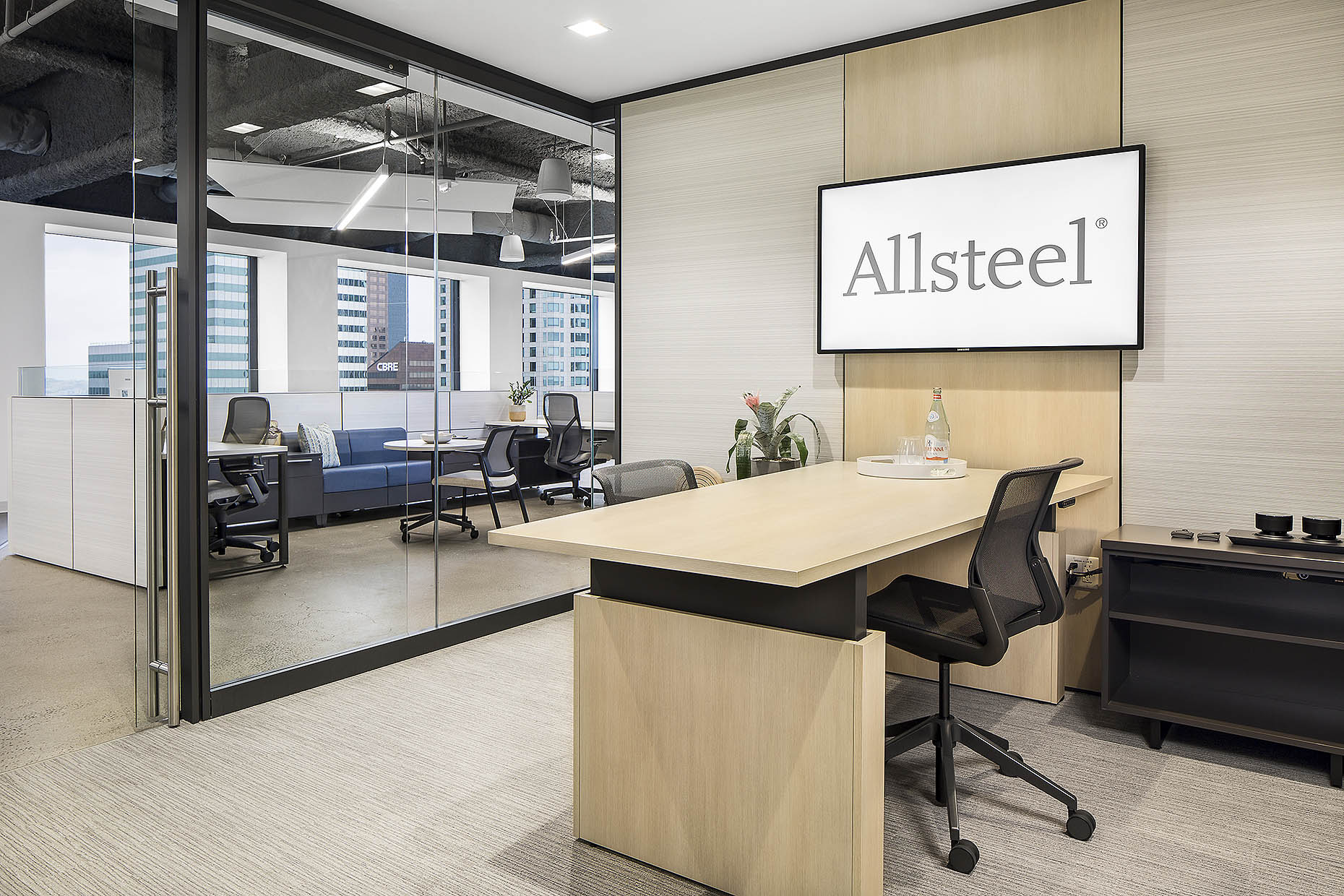 Allsteel_LAShowroom_PrivateOffice_03_webuse.jpg