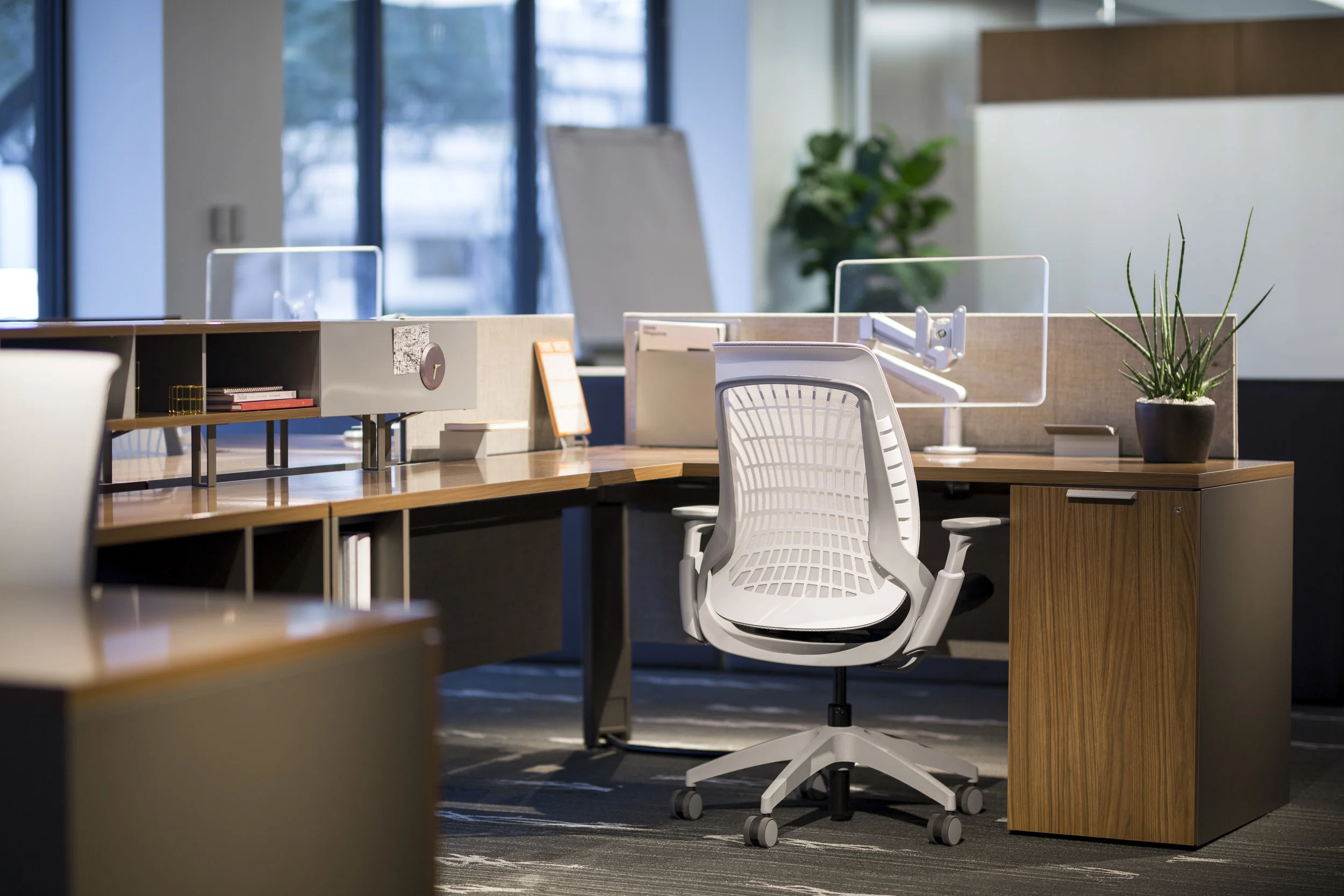 Allsteel_DallasShowroom_Handheld_49.jpg