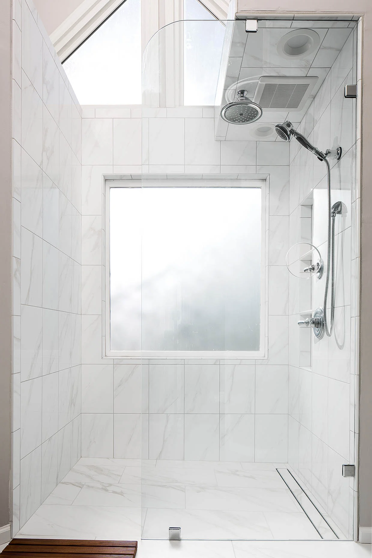 Homeworks_WexfordOverlook_MasterBath_01.jpg