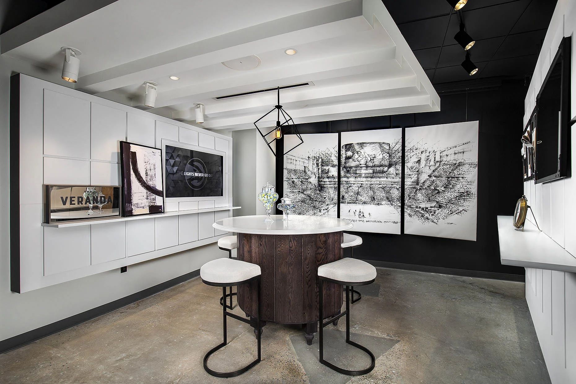 30_AtlantaHawks_Suites_Veranda_webuse.jpg
