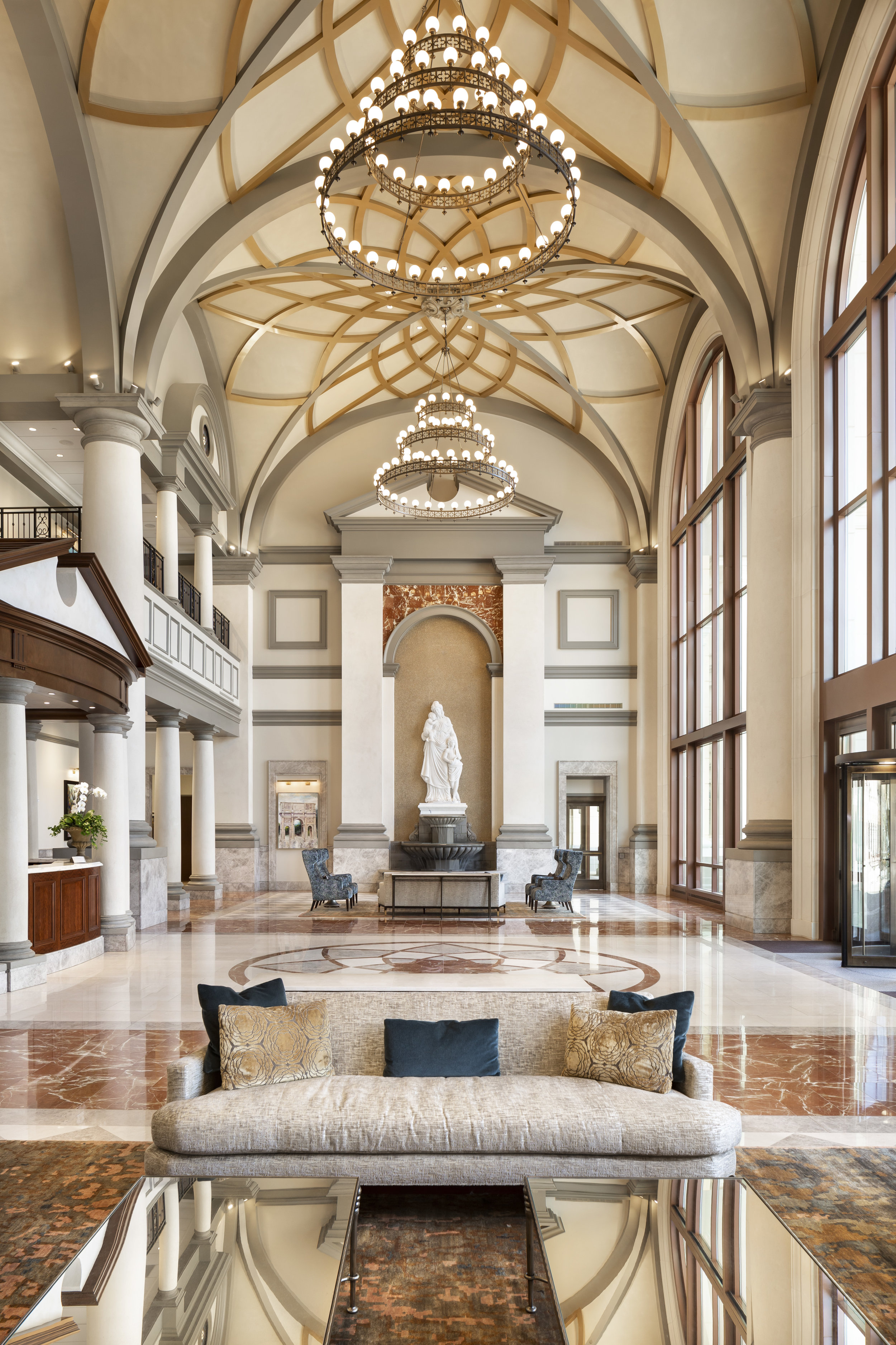 03__JacksonHealthcare_2019_MainBuilding_CommonArea_MainLobby_02.jpg