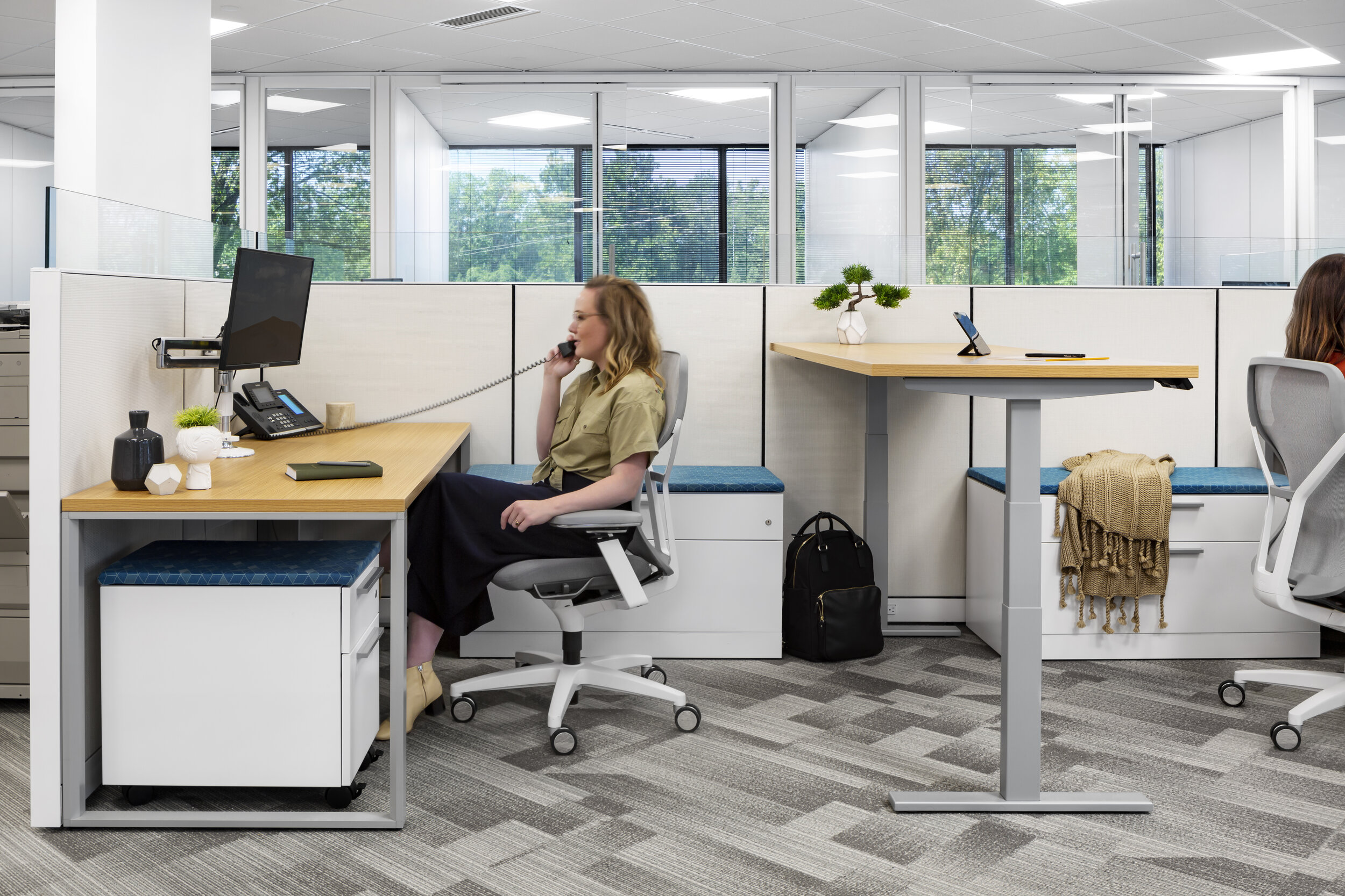 Allsteel_STL_AvisonYoung_08.28.19__Workstations_01_people.2.jpg