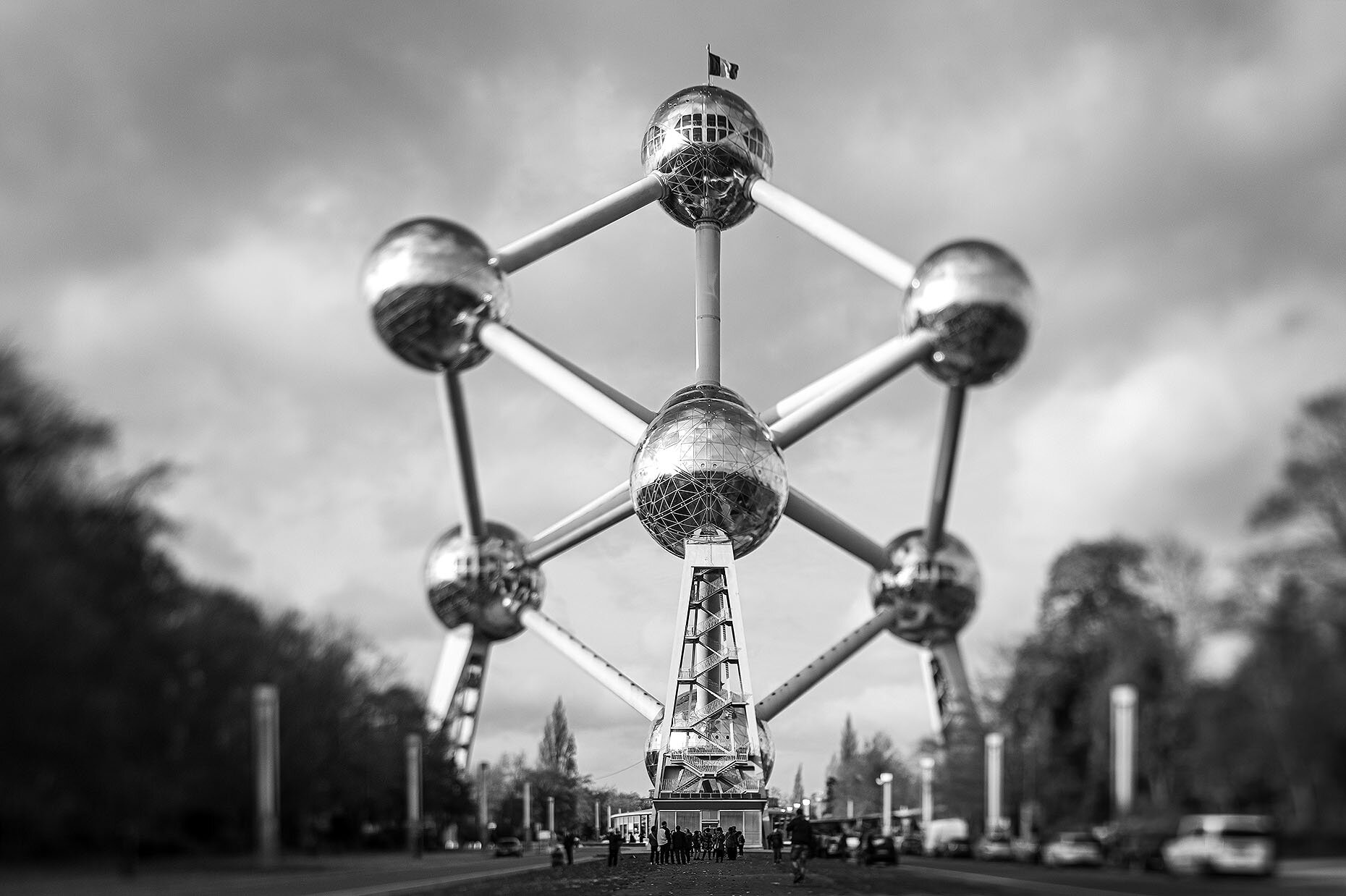 Atomium_02-BW.jpg