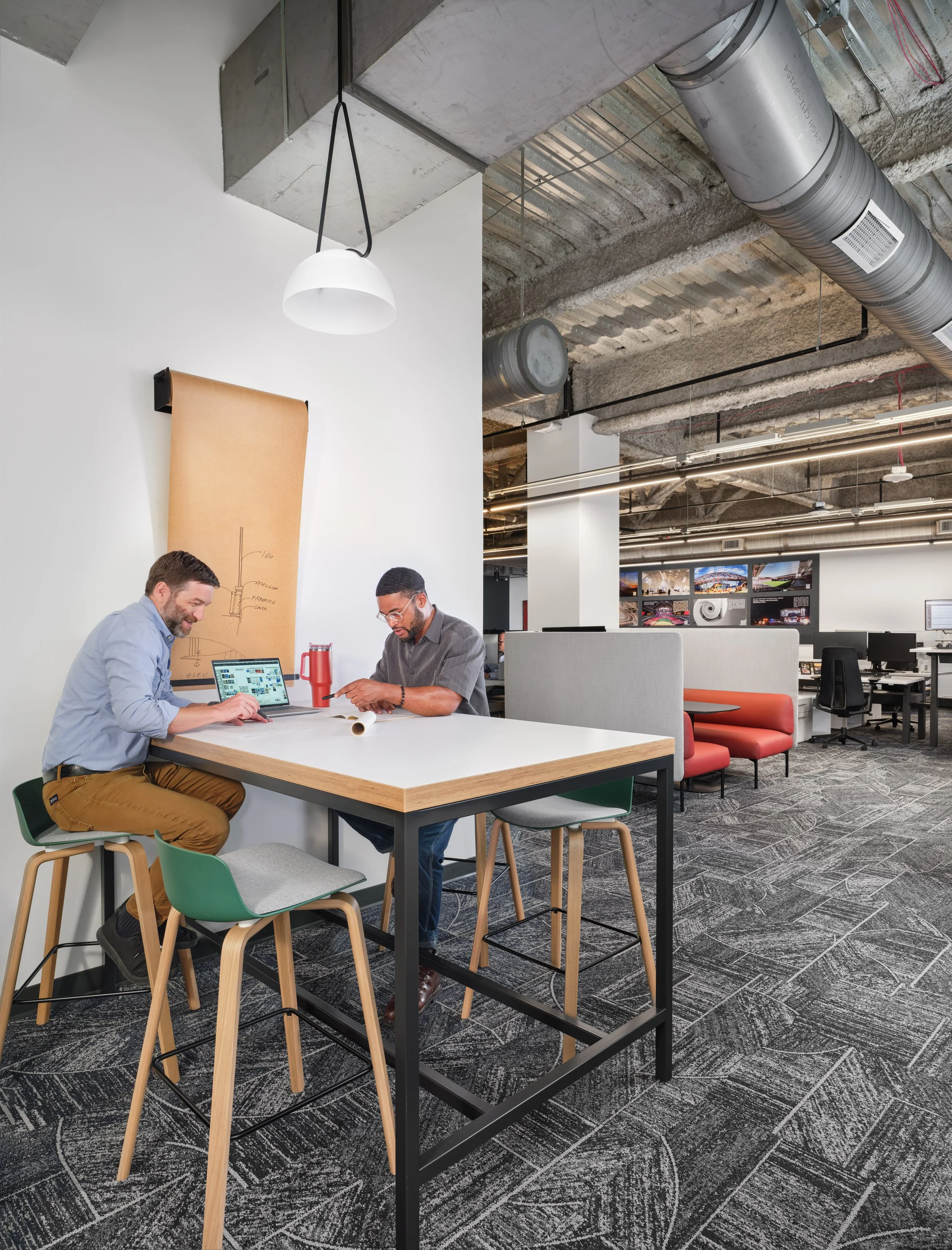 20250701_KBPHOTO_HOK_ATL-Office_View_03_v2_people_webuse.jpg