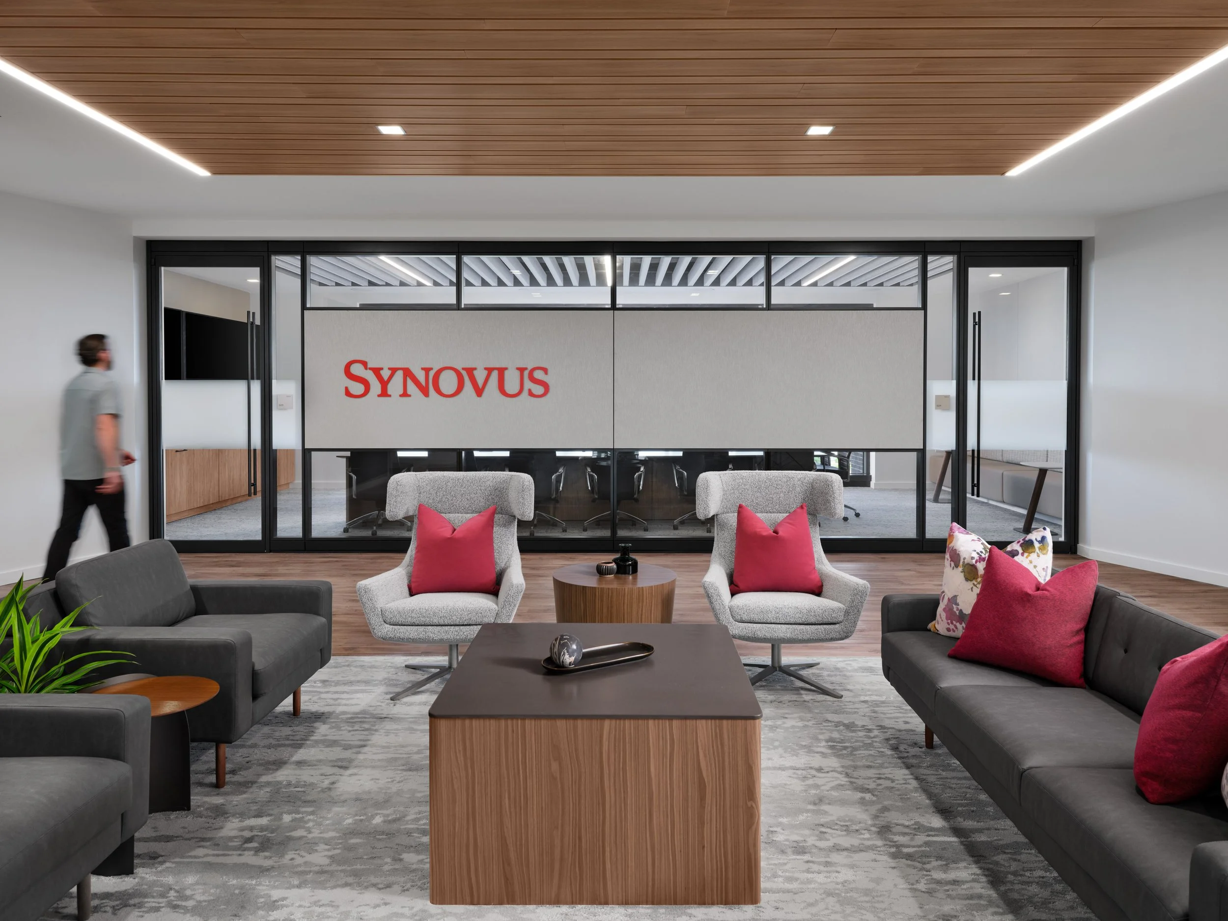 KBPHOTO_Synovus Bank_6947_Social-Hub-1st-FL_v2_with-people_Final_webuse.jpg