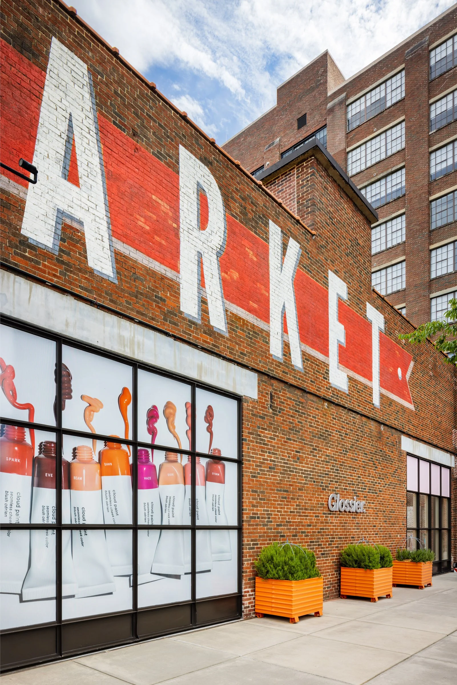 KatieBrickerPhoto_Glossier_ATL-Store_20220808__0289-Edit_webuse.jpg