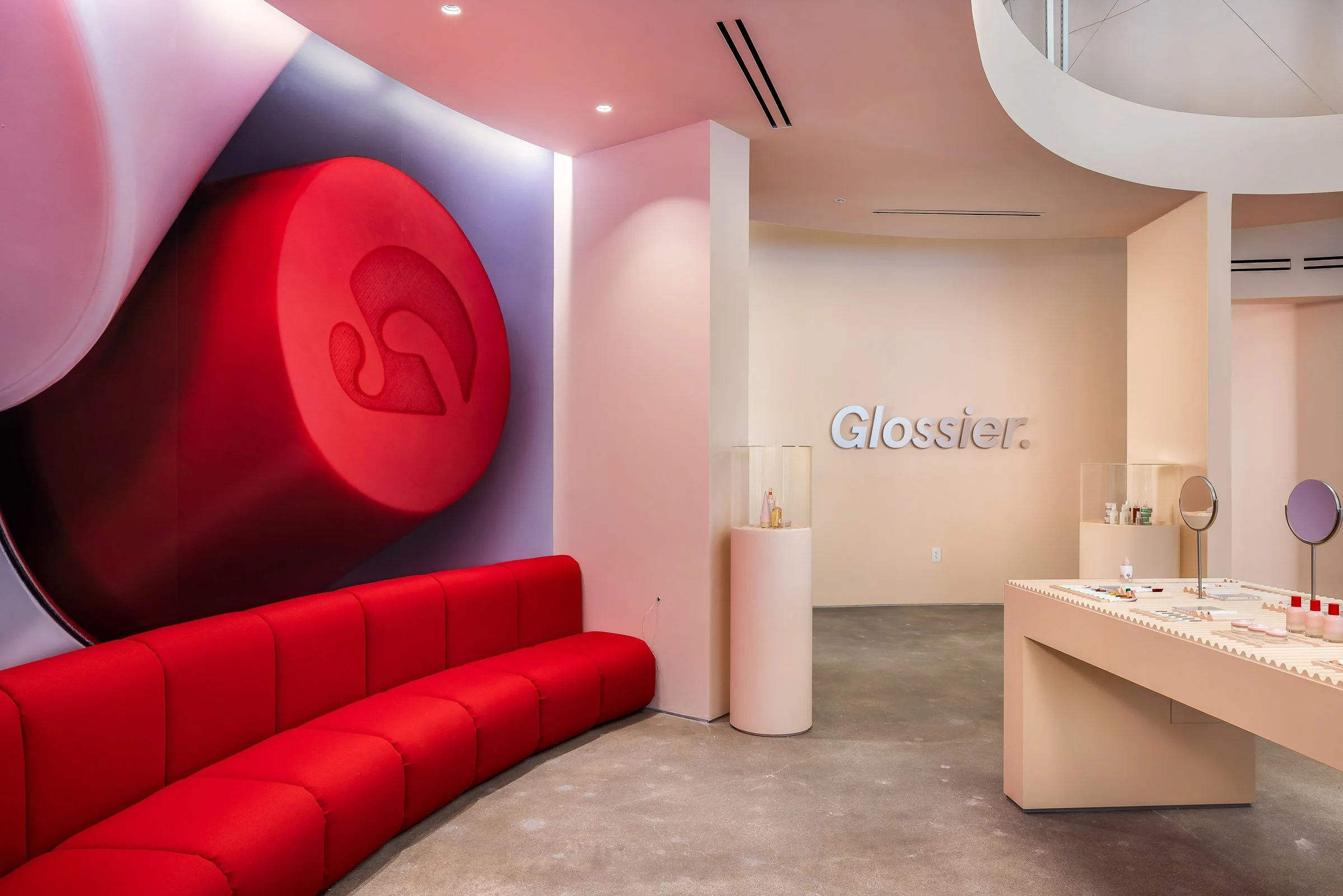 KatieBrickerPhoto_Glossier_ATL-Store_20220808__0378-Edit_webuse.jpg