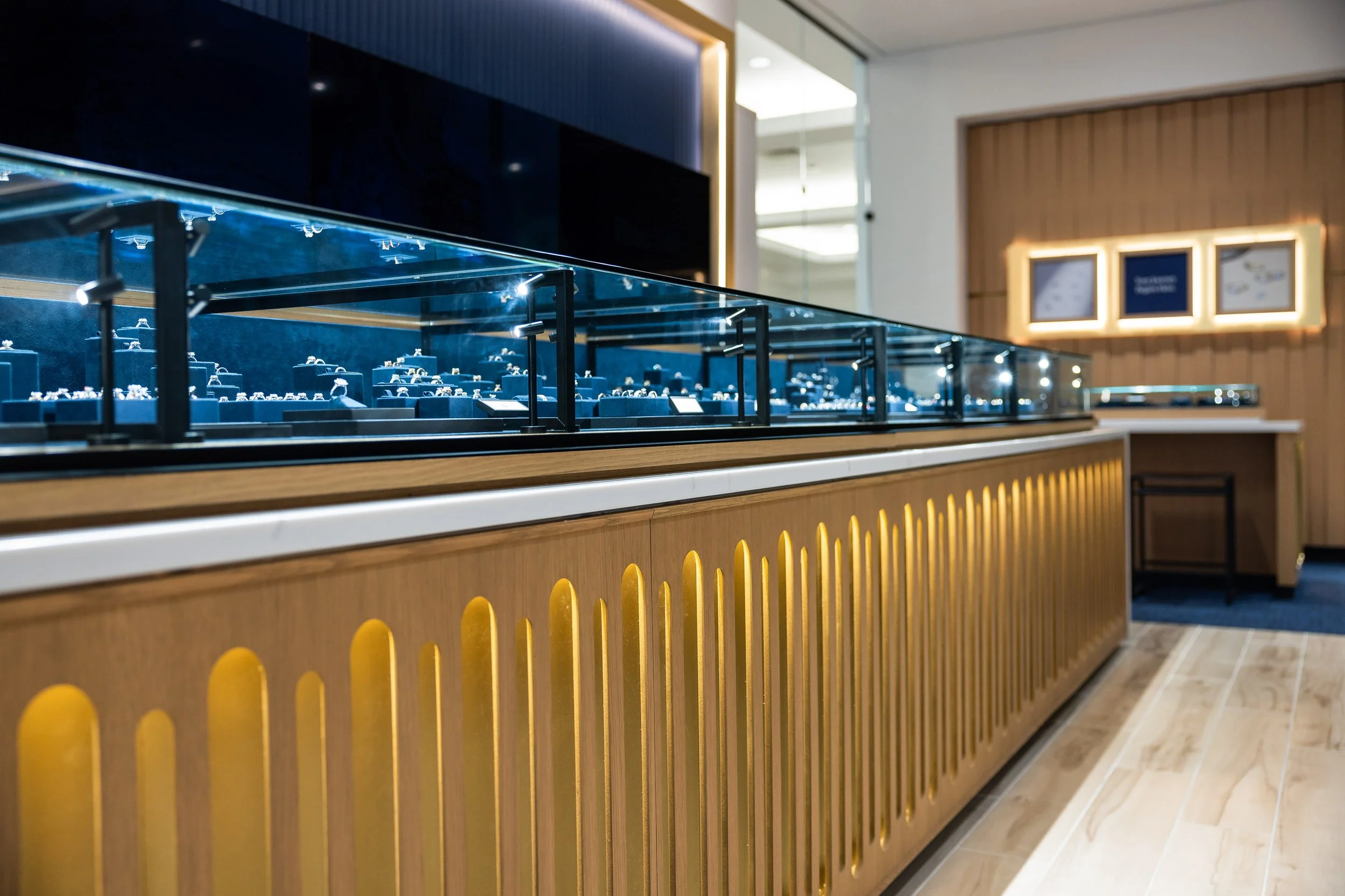KatieBrickerPhoto_Blue-Nile_Lenox-Mall_Atlanta-GA_20221011_423-_Handheld_final_webuse.jpg
