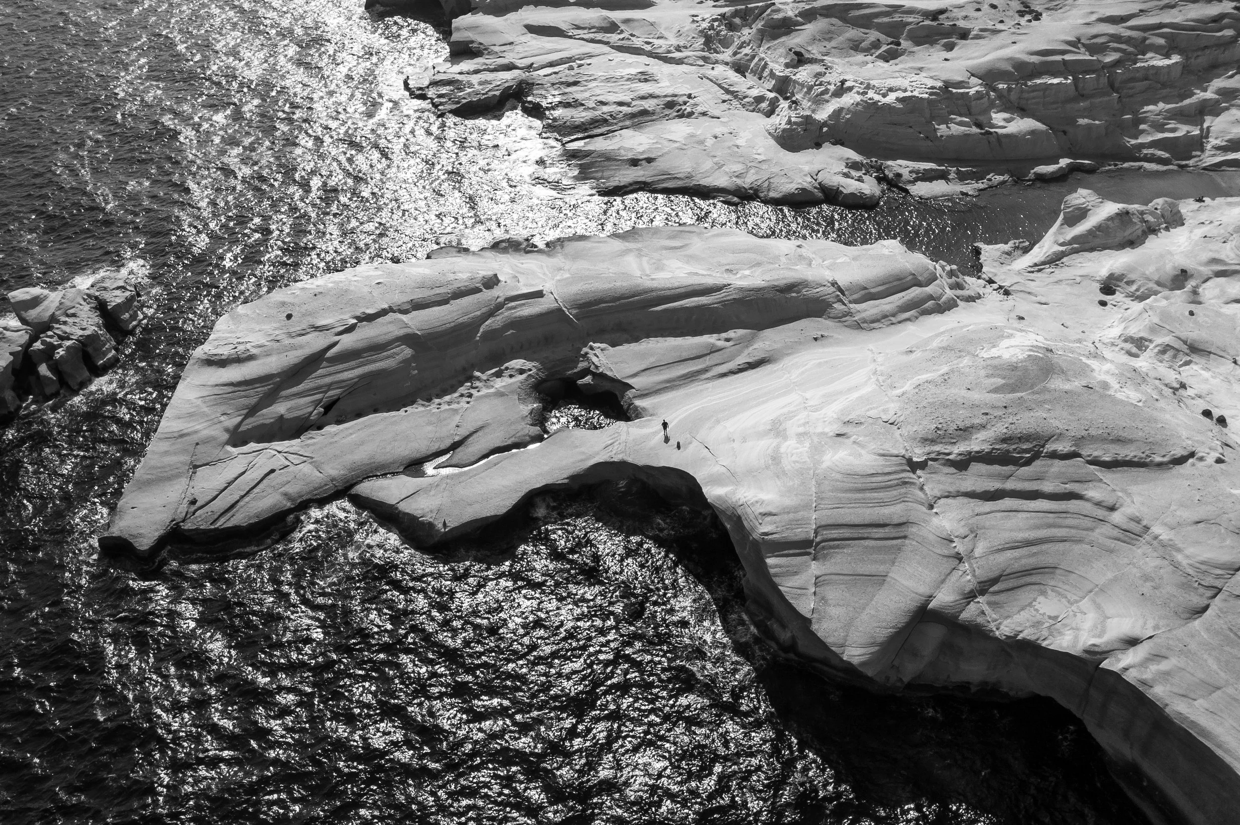 KBPHOTO_Greece_20230902_Milos_Drone_307-Edit_v2_solo-person_bw_Webuse.jpg