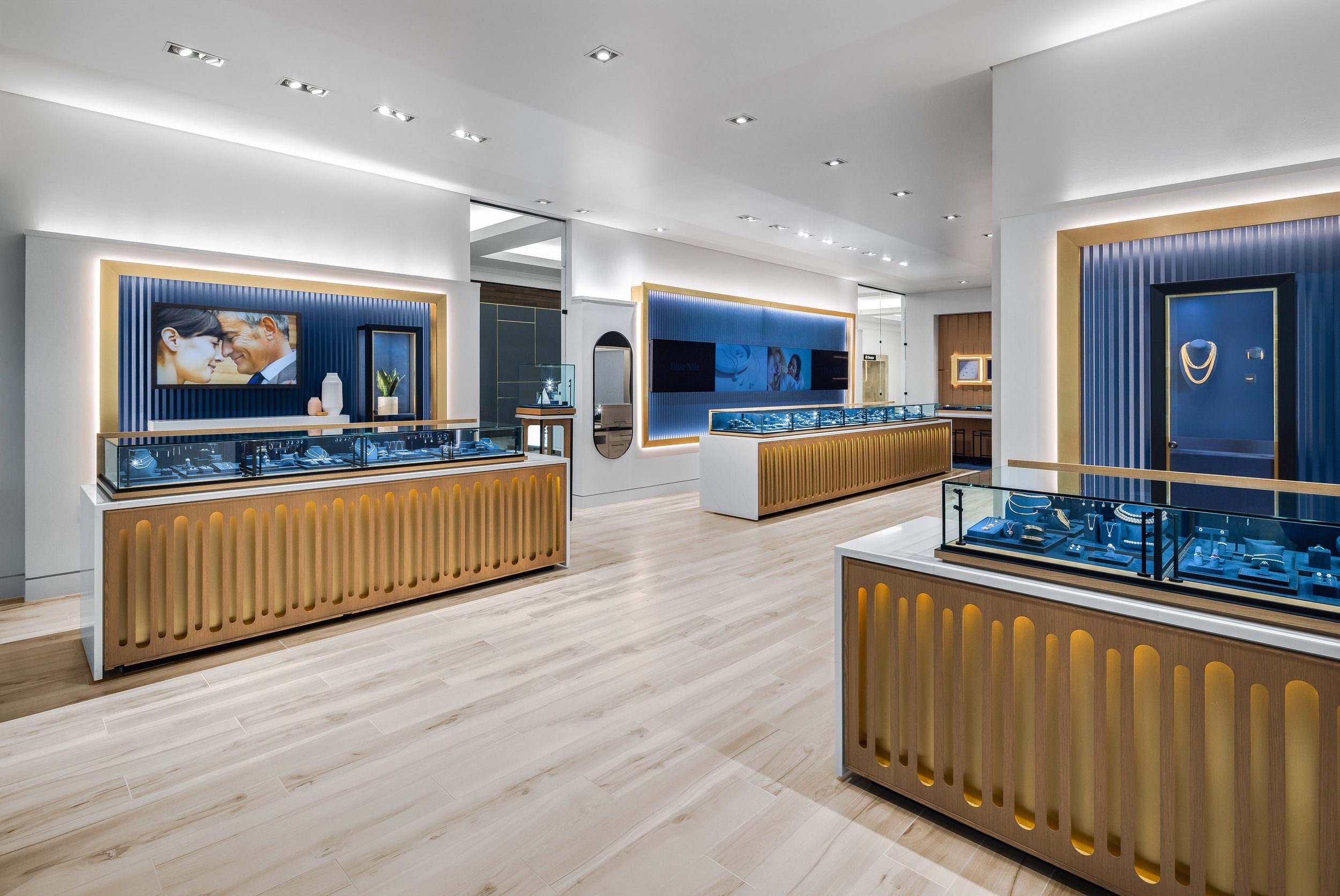 KatieBrickerPhoto_Blue-Nile_Lenox-Mall_Atlanta-GA_20221011_062-_final_webuse.jpg