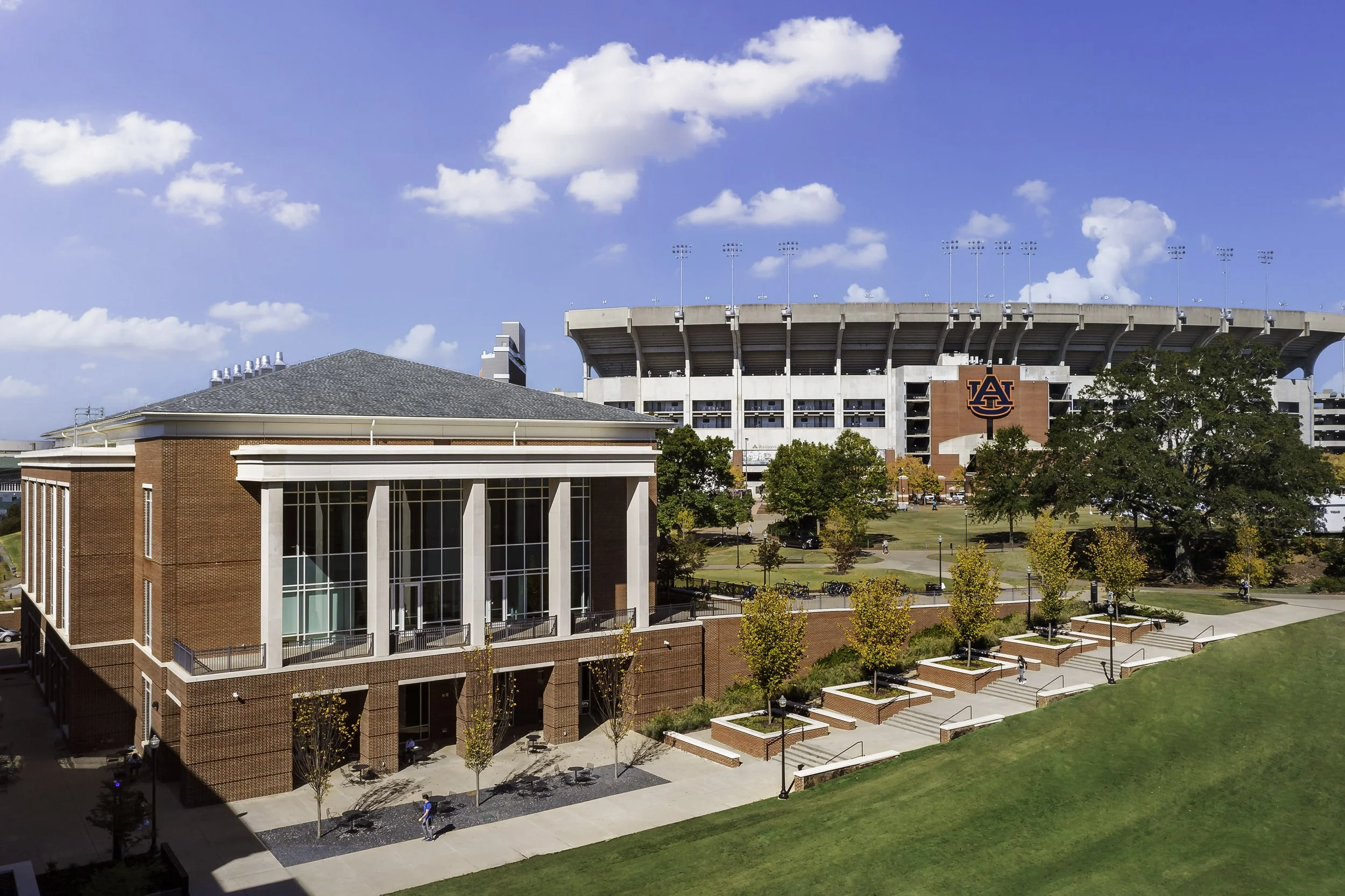 KatieBrickerPhoto_Perkins+Will_Auburn_ACLC-Dining-Hall_20221014_Drone_106-Edit_v2_skyreplacement_webuse.jpg