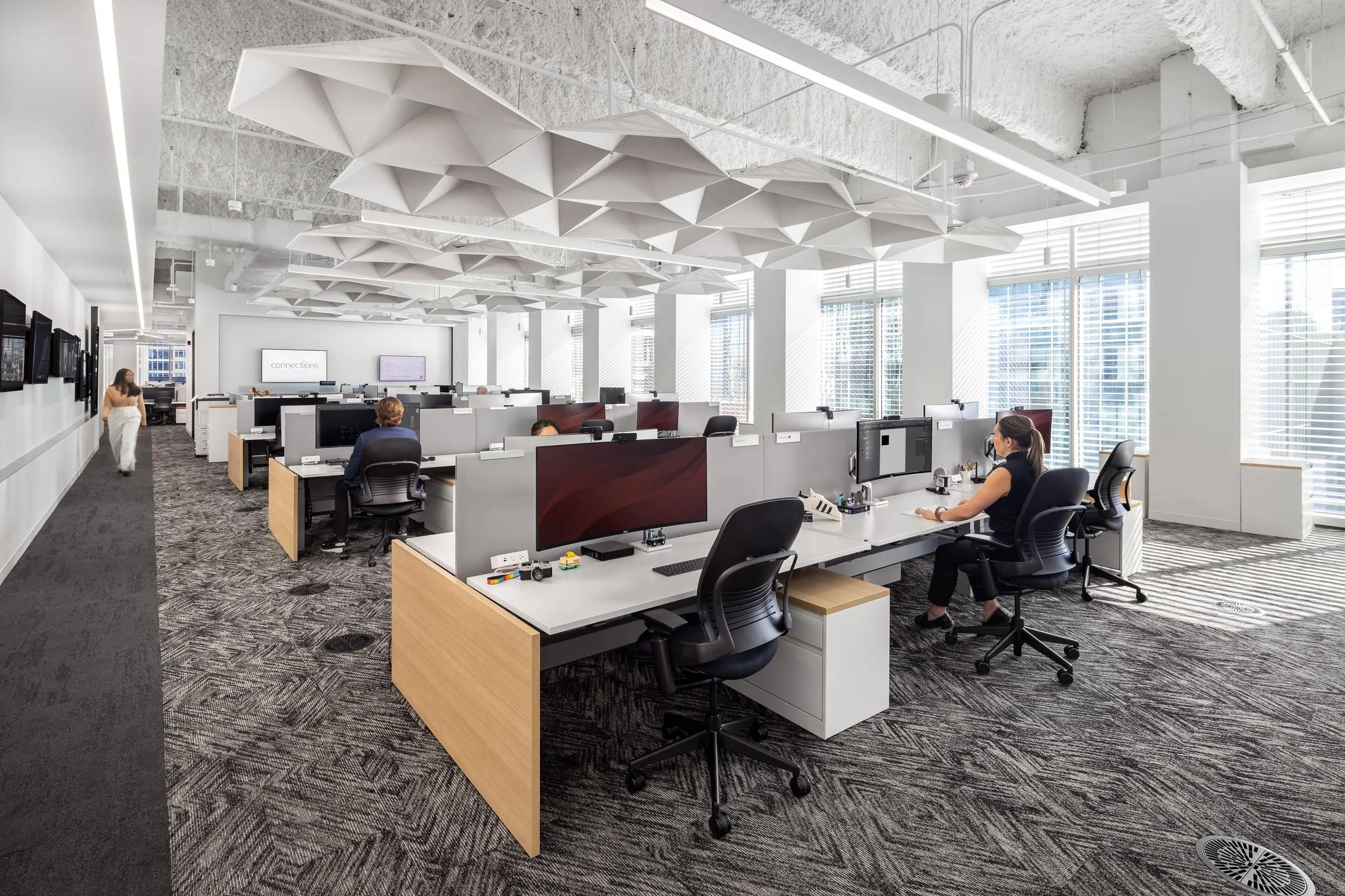 20250108_KBPHOTO_Gensler_Wells-Fargo-Charlotte-TVStudio_0031-Edit_v2_people_final_webuse.jpg