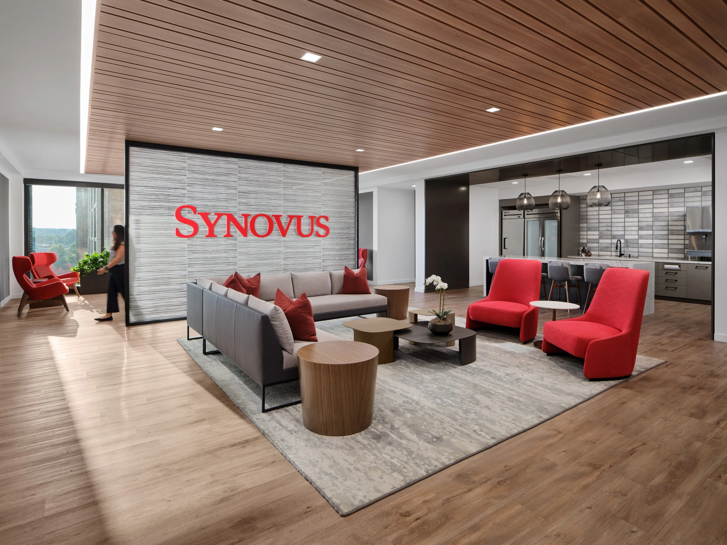 KBPHOTO_Synovus Bank_6994_Reception_v3_with-people-opt-2_Final_webuse.jpg